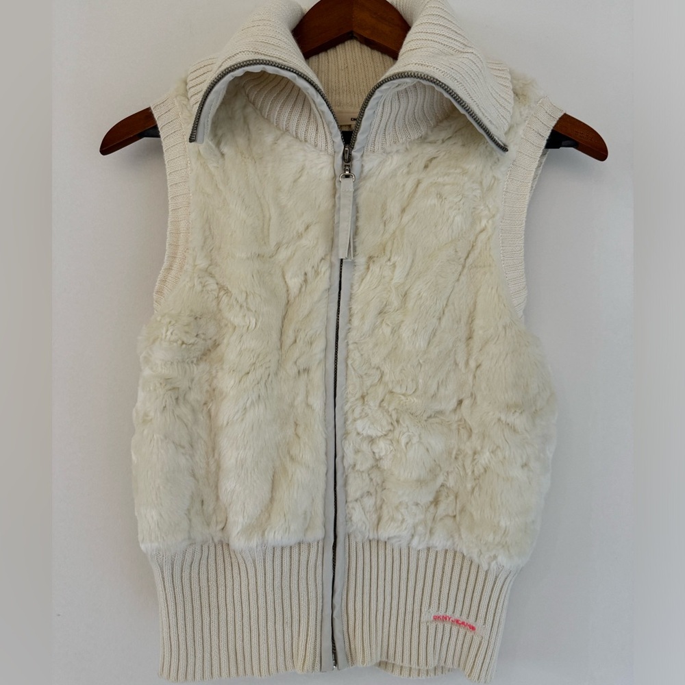 DKNY Jeans Donna Karan Women Top Shirt Sweater Vest Fur White Ivory Size Medium